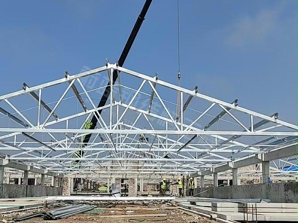 钢结构厂房包工包料多少钱，哪些钱不能省？