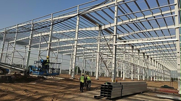 轻钢还是重钢？选错结构类型，你的钢结构厂房造价大不一样！