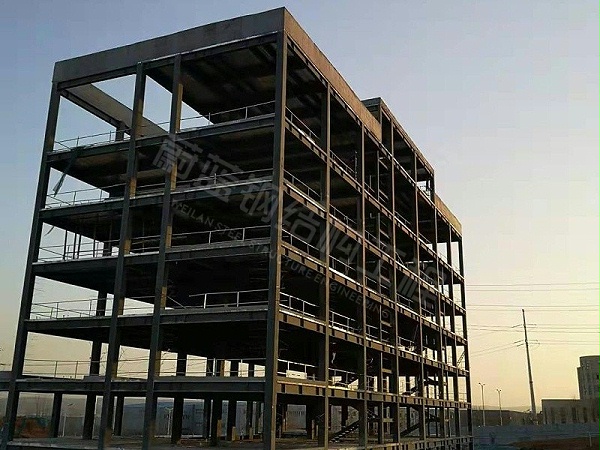 一万平钢结构厂房扩建方案：新旧构件如何安全可靠地连接？