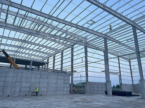 蔚蓝钢结构丨信阳威士清钢结构厂房建造案例 蔚蓝钢结构丨信阳威士清钢结构厂房建造案例