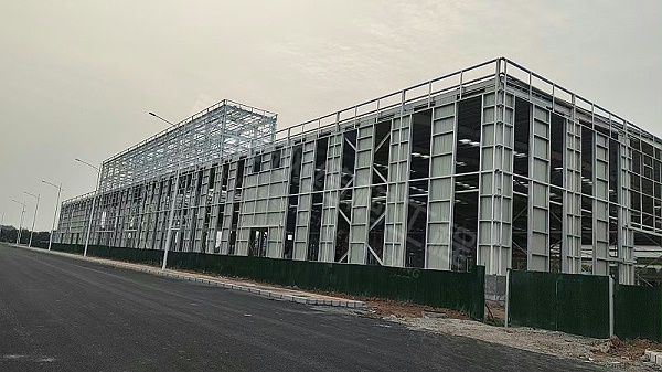 钢结构厂房使用中出现异响，需要检查哪些构件？