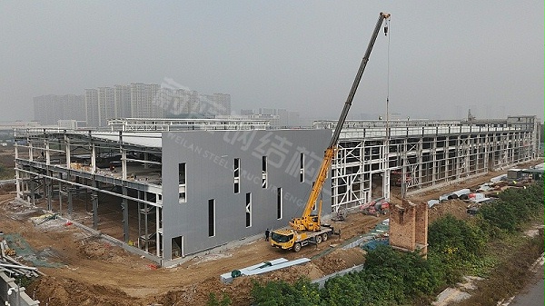 钢结构仓库造价多少钱一平？河南地区造价差异分析