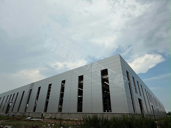 河南钢结构施工厂家造价每平米多少钱？